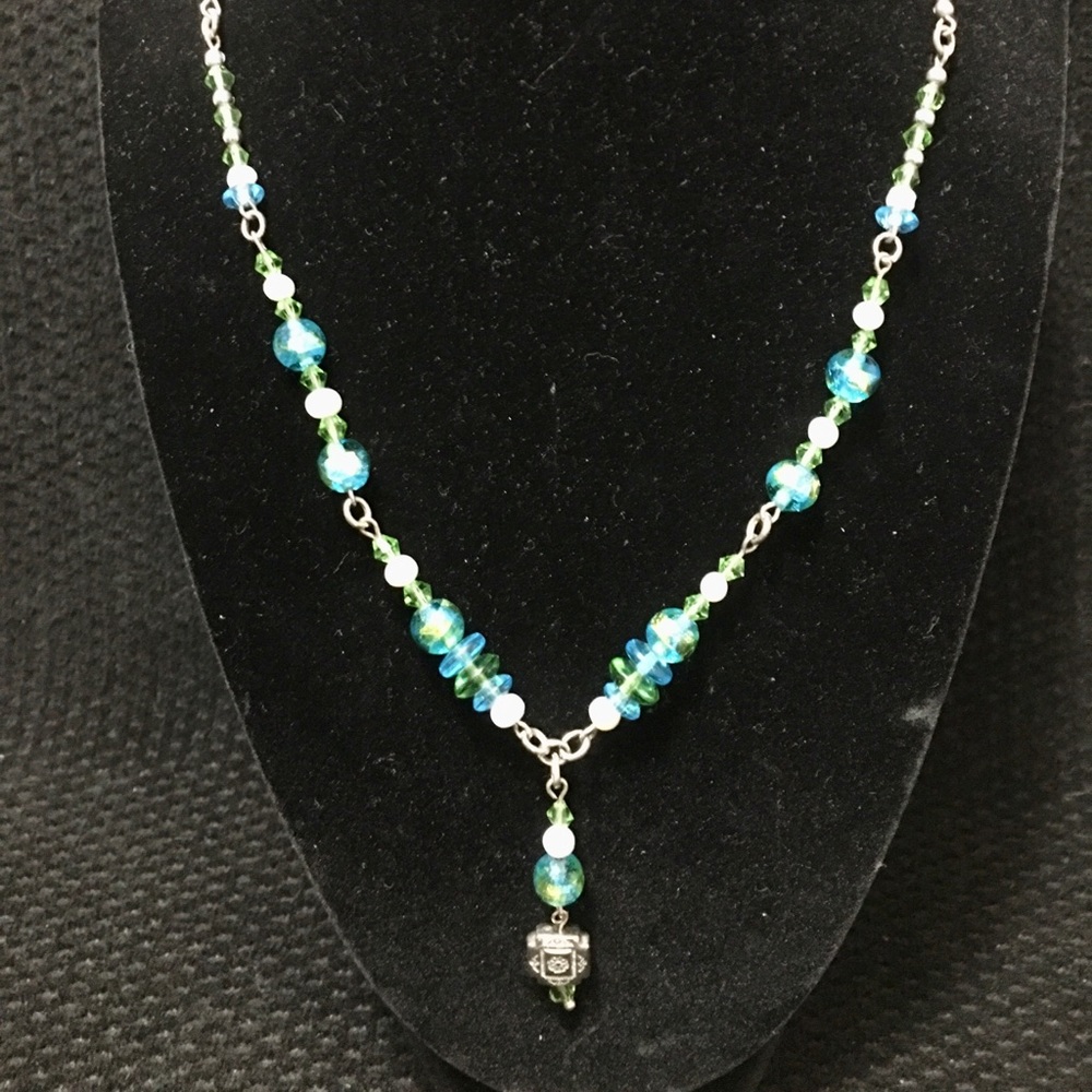 Delicate Pendant Necklace